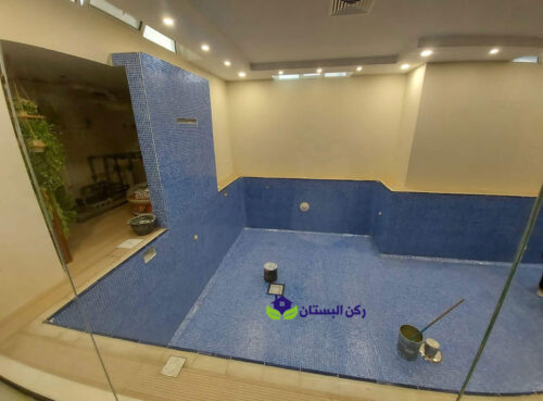 تنظيف ارضية المسبح